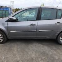 Vehicule-RENAULT-CLIO%25203%2520PHASE%25201-2009-f428c68b55755fdfe62855251723f5295b66227e1f1783d3f378dbae2c56df2f_m.jpg