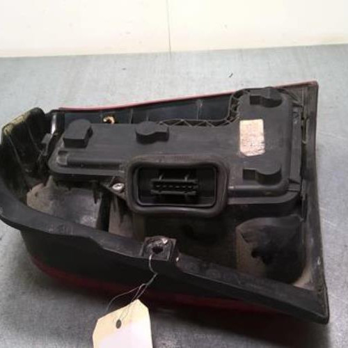 Feu arriere principal gauche (feux)