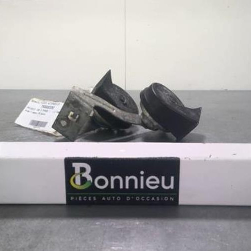 76666592-df60b16e-3f4f-407d-825d-ea6c08c7bb0c-Piece-76666592-Avertisseur-Klaxon-9815870780-PEUGEOT-308-2-PHASE-1-12-PURETECH-12V-TURBO-11bc0d044a3f3e95623efe32f380605782c49ac1e28aaa3fbf3be6847cdbce3e_m.jpg