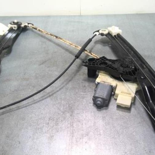 Moteur leve vitre avant droit