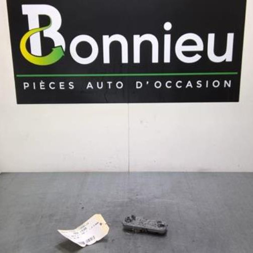 Platine feu arriere droit