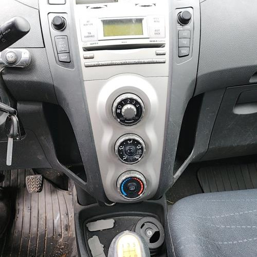 Vehicule-TOYOTA-YARIS%25202%2520PHASE%25201-2007-8cce4ddf2681f29dd734984df99206127b50b37c82f2733c9e0fa2060d2c9762_m.jpg
