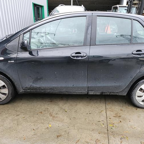 Vehicule-TOYOTA-YARIS%25202%2520PHASE%25201-2007-3d76c9952eacd779bd8b4b5e3efc7057bf33097e529bbb9a758cef572b4244e0_m.jpg