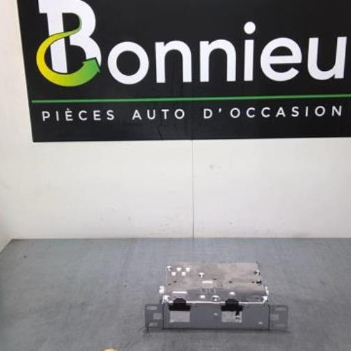 77014328-b341d28a-300e-4df6-aca8-c43b35e5244e-Piece-77014328-Autoradio-dorigine-259154246-RENAULT-CLIO-5-15-BLUE-DCI-8V-TURBO-83f4401ba2094a9ecef66b55fbb80263259be134b5f7c3c1cecefbc1cf814388_m.jpg