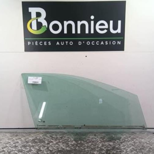 Vitre avant droit