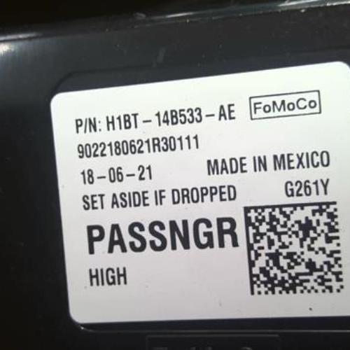 77110984-3a1a9b7c-b834-4d1b-83cc-9130b71209d7-Piece-77110984-Moteur-leve-vitre-avant-droit-2422344-FORD-FIESTA-7-PHASE-1-10i-12V-TURBO-b2c9d4a461c8fc2e689ad825c4d6ae18eb188a0b09a2c124f385580bc703ea38_m.jpg