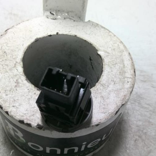 77336848-9b0c7312-4b00-48e3-ab98-1795961ca111-Piece-77336848-Bouton-de-warning-25290-BA60A-NISSAN-JUKE-1-bc4a510c4001555ff10eef1c3d68046c336e8a8294beb77f5e5604f9ec04728d_m.jpg