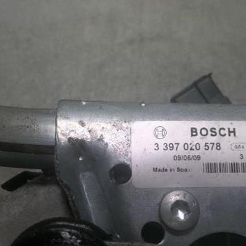 Moteur essuie glace avant