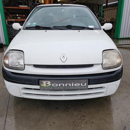 Vehicule-RENAULT-CLIO-2-PHASE-1-2001-26cc934feea25ac7e4f19ba85f07c7dc8f8de37f22a1240d4e95289642a5b196_mtn.jpg