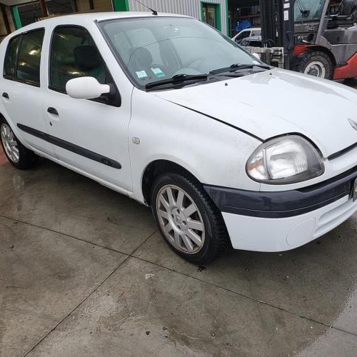 Vehicule-RENAULT-CLIO-2-PHASE-1-2001-219f999a204ebf8a83772ad0f604d804007840b14cb70cd87a3a149be2abaa59_mtn.jpg