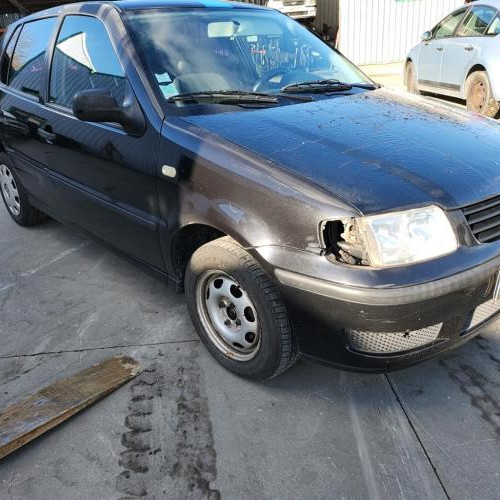 Vehicule-VOLKSWAGEN-POLO-3-PHASE-2-2001-c4158ffdd8670467d95ed86b487bccb69eee7c3c3115498af37eaeade216c1d9_mtn.jpg