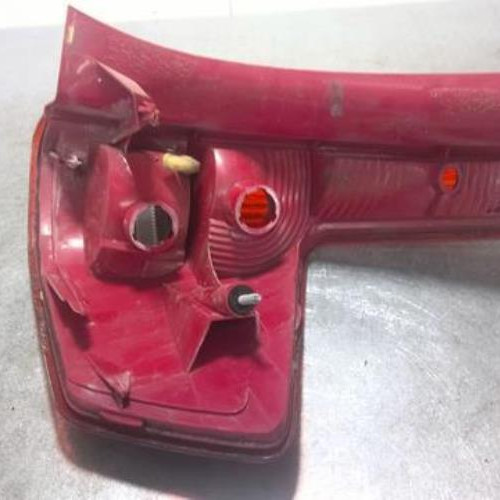 Feu arriere principal gauche (feux)