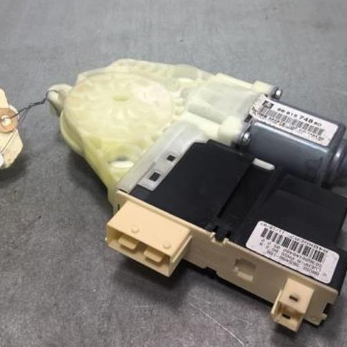 Moteur leve vitre avant droit