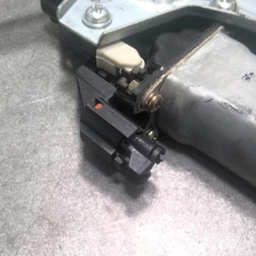 Moteur leve vitre avant droit