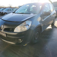 Vehicule-RENAULT-CLIO-3-PHASE-1-2006-e6f71c5ed1253f3cc8cc73e15756c7bc6c4b264f9d802d7b21cbfbe156c0eaa0_mtn.jpg