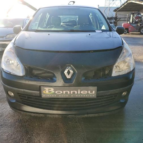 Vehicule-RENAULT-CLIO-3-PHASE-1-2006-c41e33445c377279c072914a55ffdf8daf83b39a97014716703835fe5c91e823_mtn.jpg