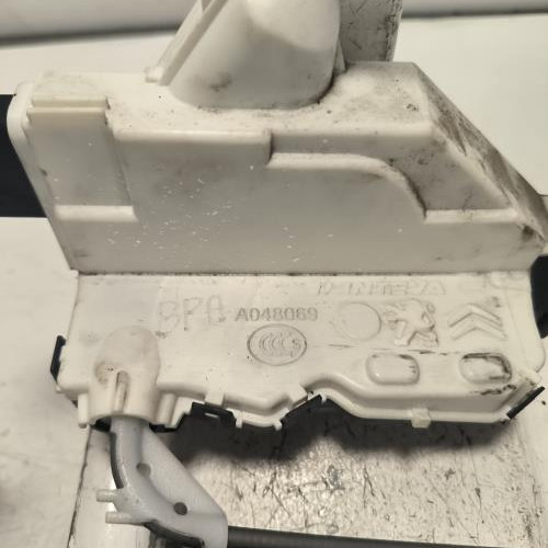 79337793-dabd2b8f-b417-472f-957d-92e1844f004c-Piece-Fermeture-centralisee-arriere-gauche-9819038980-CITROEN-C4-CACTUS-b4f16fe7b404c4b53e94e86e89ecc6d8215b622b049e90129e0d27fb2c7b5f70_m.jpg