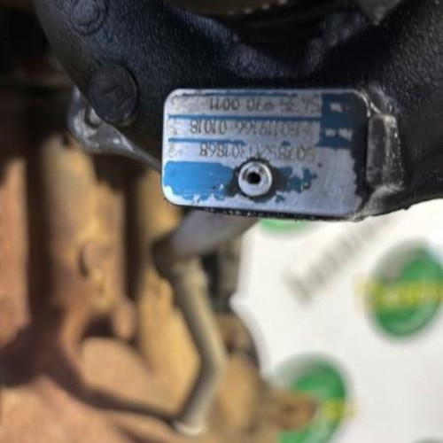 Piece-Moteur-7701476865-RENAULT-KANGOO-1-PHASE-2-c6be69cc4a5084e39ec978eac88f1ddabb13cb7c98450853a14609d5f63eabf0_mtn.jpg