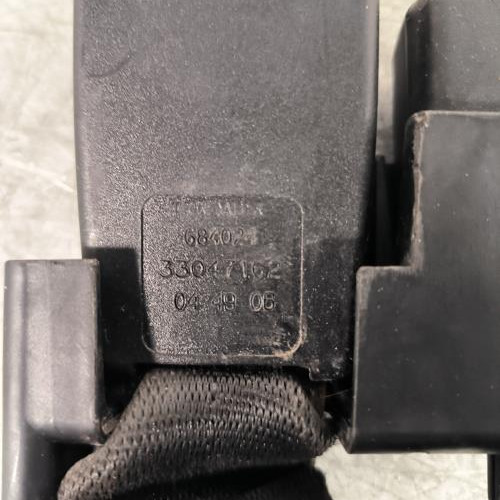 79831456-80b910b8-ac6e-465a-9386-68c5cf4e216c-Piece-Attache-ceinture-arriere-gauche-8200684024-RENAULT-CLIO-3-PHASE-1-39531de80ff346f426f5279f30d35fdc57d14d41a75279acea6e165beafe063f_m.jpg