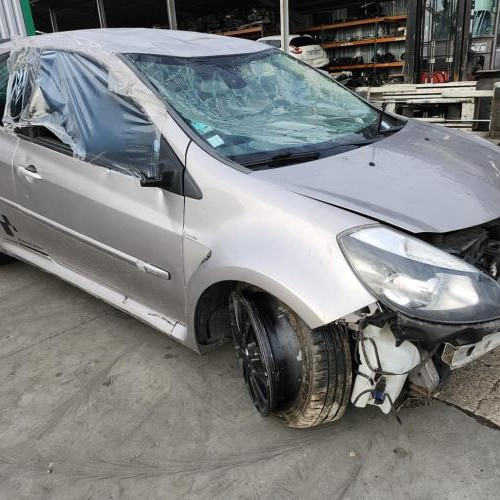 Vehicule-RENAULT-CLIO-3-PHASE-1-2007-7f4e4b8e20eafda600e6af7dd4fa87d269a78954d97e57040f04f721df7b0058_mtn.jpg