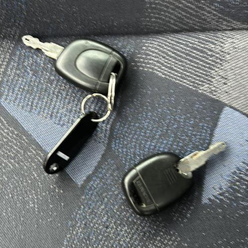 Vehicule-RENAULT-CLIO-2-PHASE-1-2000-ae46c859dcd790b2279efd1c98d4af5bb8080bc92c03e0e36b8a4e6b47fdcdfc_mtn.jpg