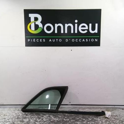 Custode avant droit