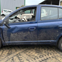 Vehicule-TOYOTA-YARIS-1-PHASE-1-2001-4c2f3026a1d06ed1aeb49f6891a9e638dae0eae92f3dc700ddf1c37bd89b483a_mtn.jpg