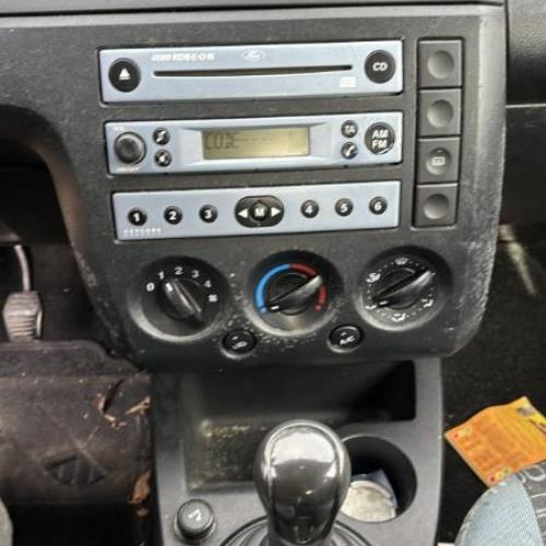 Vehicule-FORD-FIESTA-5-PHASE-1-2005-94769315b8cef400e64e18c2ff6e4177c8d25c1f8fd3dd0b9678995b6e33e500_mtn.jpg