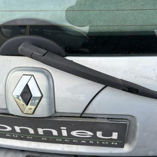 Vehicule-RENAULT-CLIO-2-PHASE-2-2004-10e91de96091e17bf6a53781d7f0bca06f3784cb0f0eac2ff27f741575357c45_mtn.jpg