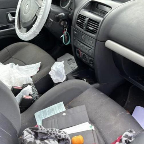 Vehicule-RENAULT-CLIO-2-PHASE-2-2004-d0bb00fecb3cadc43d41c1465757aab7fb93aa79897d3726b332f0bb9ad38541_mtn.jpg