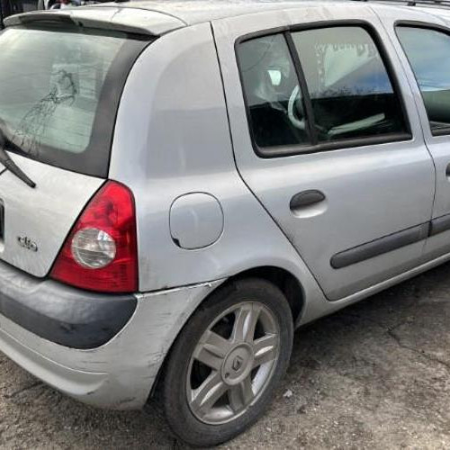 Vehicule-RENAULT-CLIO-2-PHASE-2-2004-defbb7731805b84835746159691c28a26d235e4ce1ec6b1136715e4a9becfc40_mtn.jpg