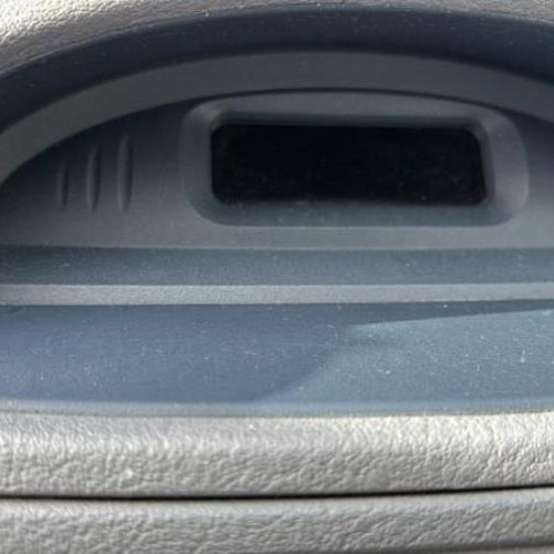 Vehicule-RENAULT-CLIO-2-PHASE-1-2001-e4d8f10f485cbb61902d9d1c5069d6066b09ca95ed5c2bf89e54c5bc28081054_mtn.jpg
