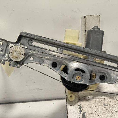 81439592-9175937e-7894-4bda-b7e4-9c8b32784d39-Piece-Leve-vitre-electrique-arriere-droit-9826080380-PEUGEOT-308-2-SW-PHASE-1-BREAK-d7058290c1c567546751fddf0aa76acdc300ec2c2999ac2aac69994966ca7513_m.jpg