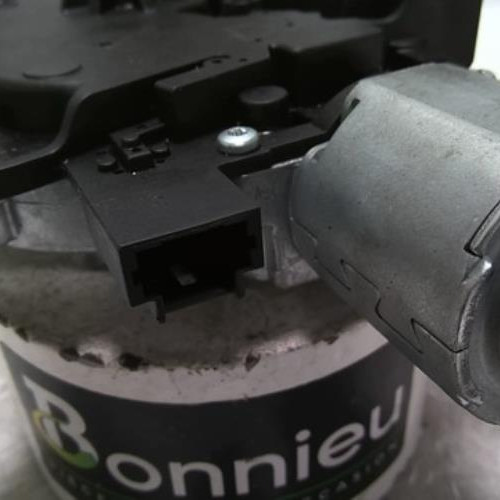 81506800-862f6f78-4d4c-404f-8549-b5a8e831d592-Piece-81506800-Moteur-essuie-glace-arriere-9819900080-PEUGEOT-2008-2-15-BLUE-HDI-16V-TURBO-634c3f04dbaf0c636f296d9ac7d1a12c617bc67e20b475ccfaa97755dbbe76d1_m.jpg