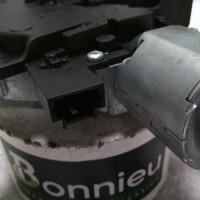 81506800-862f6f78-4d4c-404f-8549-b5a8e831d592-Piece-81506800-Moteur-essuie-glace-arriere-9819900080-PEUGEOT-2008-2-15-BLUE-HDI-16V-TURBO-634c3f04dbaf0c636f296d9ac7d1a12c617bc67e20b475ccfaa97755dbbe76d1_m.jpg