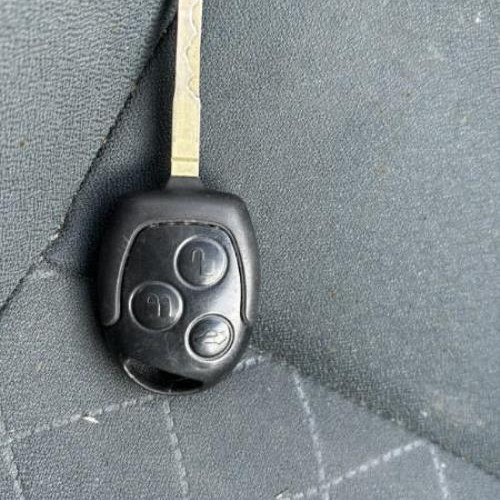 Vehicule-FORD-FIESTA-6-PHASE-1-2010-74d7b8b0855990379afd21058903f1b893e9ba5d7c9bd369527763c6d31f809c_mtn.jpg