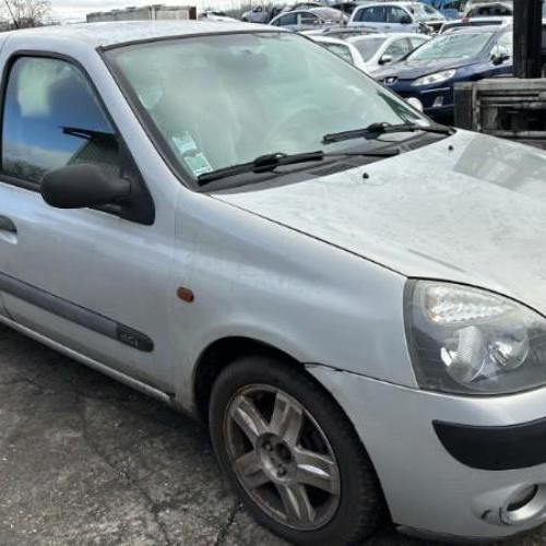 Vehicule-RENAULT-CLIO-2-PHASE-2-2004-54e052df8e06ddccf04b7175a2e608191dbfb40f0b8add15801b39d61fde15b0_mtn.jpg