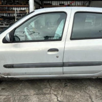 Vehicule-RENAULT-CLIO-2-PHASE-2-2004-ab2243aad7735fbb5d4c152b77169cfdf151cdda9154b8d7f67441c168be4f6f_mtn.jpg