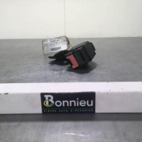 81853291-de632ae4-5d4f-470e-bac7-4761fba6eed4-Piece-81853291-Attache-ceinture-arriere-gauche-8200709888-RENAULT-CLIO-2-PHASE-1-12i-8V-4dbdeb2307613d7f8749d6dabbb6983bf98a10ec4a64d01dd176897fe2169661_m.jpg
