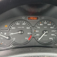 Vehicule-PEUGEOT-206-PHASE-2-2004-c78d6c7f3f570d40875c82e9ecc6ca14a22dfe52d2a0703ef409921158d18b9e_mtn.jpg