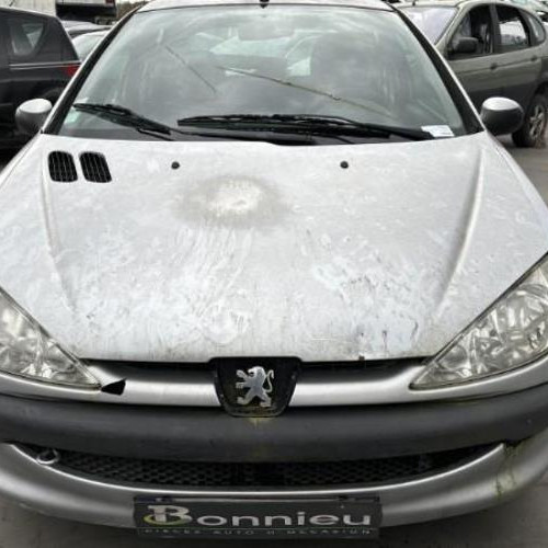 Vehicule-PEUGEOT-206-PHASE-2-2004-4367e8c52fe8b27f4fb6551abd4c2215f43b71dfeca37ebcf6d7869c0fe81d9c_mtn.jpg