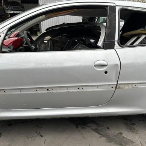 Vehicule-PEUGEOT-206-PHASE-1-2002-c45a4de32302f5b060251fe3d01ed4b053281d9173429666c1c8ab17613b72be_mtn.jpg