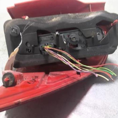 82993702-14bb98db-bf21-4dc3-8ccf-34b2771f2446-Piece-82993702-Feu-arriere-principal-droit-6351V5-PEUGEOT-1007-14-HDI-8V-TURBO-39874863af2c350a1d6de0ca4da263e138d4a3e88d95c5d45b5a8bc09f0c6282_m.jpg