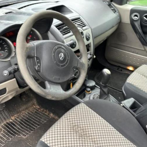 Vehicule-RENAULT-MEGANE-2-PHASE-1-2004-ee19952274144d514fe0428b6355a2de5395d83d24a4be857ea9a082c19ceaa7_mtn.jpg