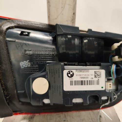 83915517-9c3ad841-cf48-4b5d-b092-73f5ba32b32f-Piece-Feu-arriere-secondaire-droit-feux-63217359020-BMW-SERIE-1-F20-PHASE-2-884dfabc33d66b09fda30c3a8c00588cecb4b5bca59e93e709446189f53081ac_m.jpg