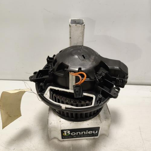 83920586-712c528b-2df1-48da-b223-a291df21dcb5-Piece-Ventilateur-chauffage-64119350395-BMW-SERIE-1-F20-PHASE-2-ad21ef348485b0e576888696a715046f85ececce68d8348297d5c45938d02aba_m.jpg