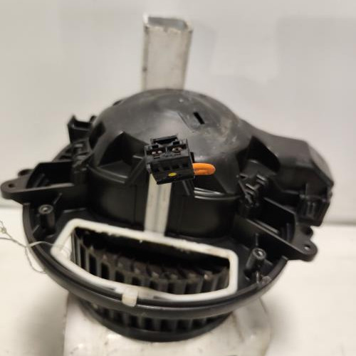 83920586-d866a905-27ed-42d6-b37b-1a5df348a963-Piece-Ventilateur-chauffage-64119350395-BMW-SERIE-1-F20-PHASE-2-ccf176661d37d573dfb160b14eee2b656d35b1c69da0253bc934372244e83cce_m.jpg