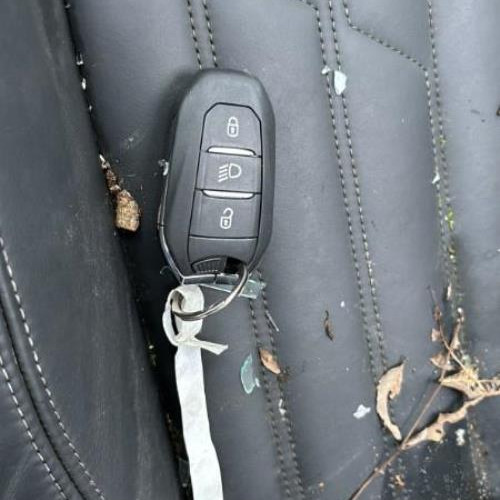 Vehicule-PEUGEOT-2008-2-2021-1574248de1de67823b48c6b99bbcfa78ec8cad975b958f7f0b886da9a490c1ca_mtn.jpg
