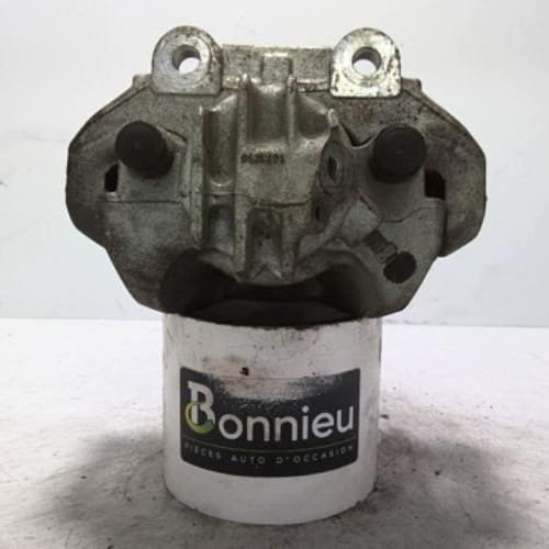 84048237-a82fb7de-93e3-45db-8211-adff726dda8c-Piece-84048237-Etrier-avant-gauche-9835571780-PEUGEOT-2008-2-15-BLUE-HDI-16V-TURBO-32124c099d4960f5b85b5641f747bbf0b2fe10afc6995d86225e56f2a189abac_m.jpg