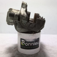 84048314-d90ac1f9-0ba0-485b-b86b-cba1549e8bdf-Piece-84048314-Etrier-avant-droit-9835572180-PEUGEOT-2008-2-15-BLUE-HDI-16V-TURBO-c23b8b846b60db332c0f43de3ae3a067d16f221c87db1b0c2a668997b2df9ce0_m.jpg